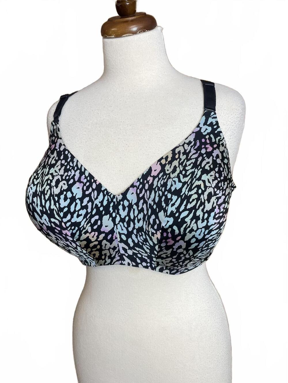 Torrid 360 Back Smoothing Bra in a black multicolor leopard print 40DDD